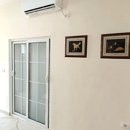 Apartment 3d *